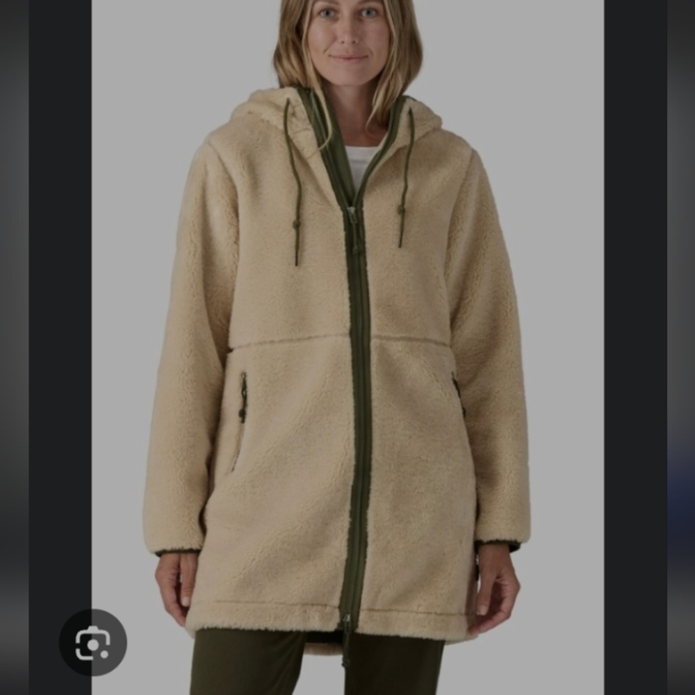PATAGONIA NWOT LONESOME MESA  FUR HOODED PARKA COAT SIZE MEDIUM